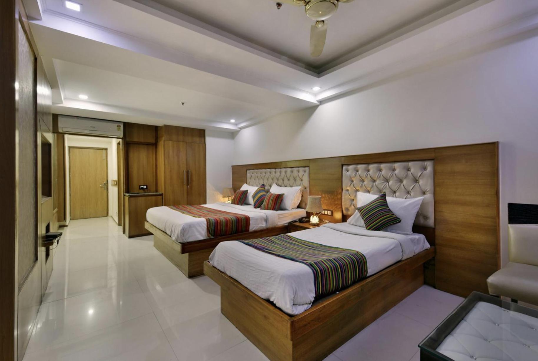 Hotel Lotus Paradise - Banquet & Dining - Near Murthal Sukhdev Rai ภายนอก รูปภาพ