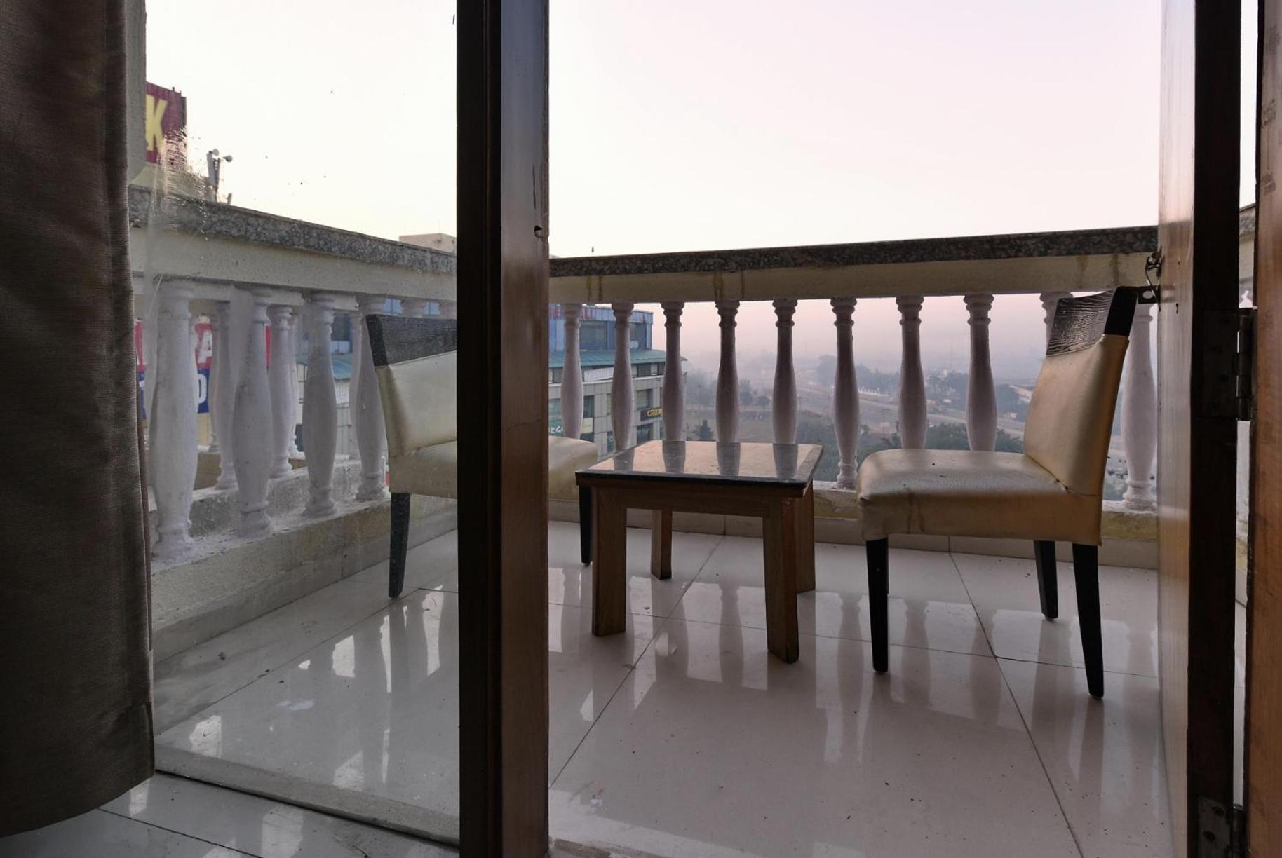 Hotel Lotus Paradise - Banquet & Dining - Near Murthal Sukhdev Rai ภายนอก รูปภาพ