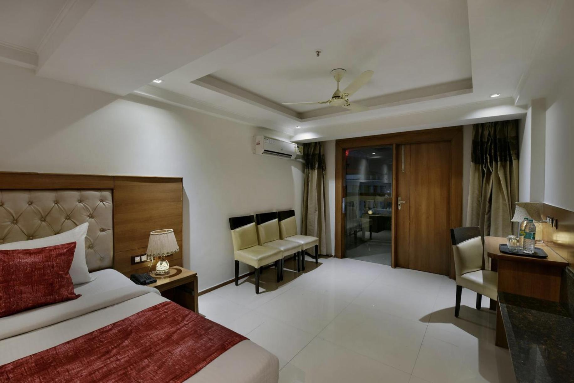 Hotel Lotus Paradise - Banquet & Dining - Near Murthal Sukhdev Rai ภายนอก รูปภาพ