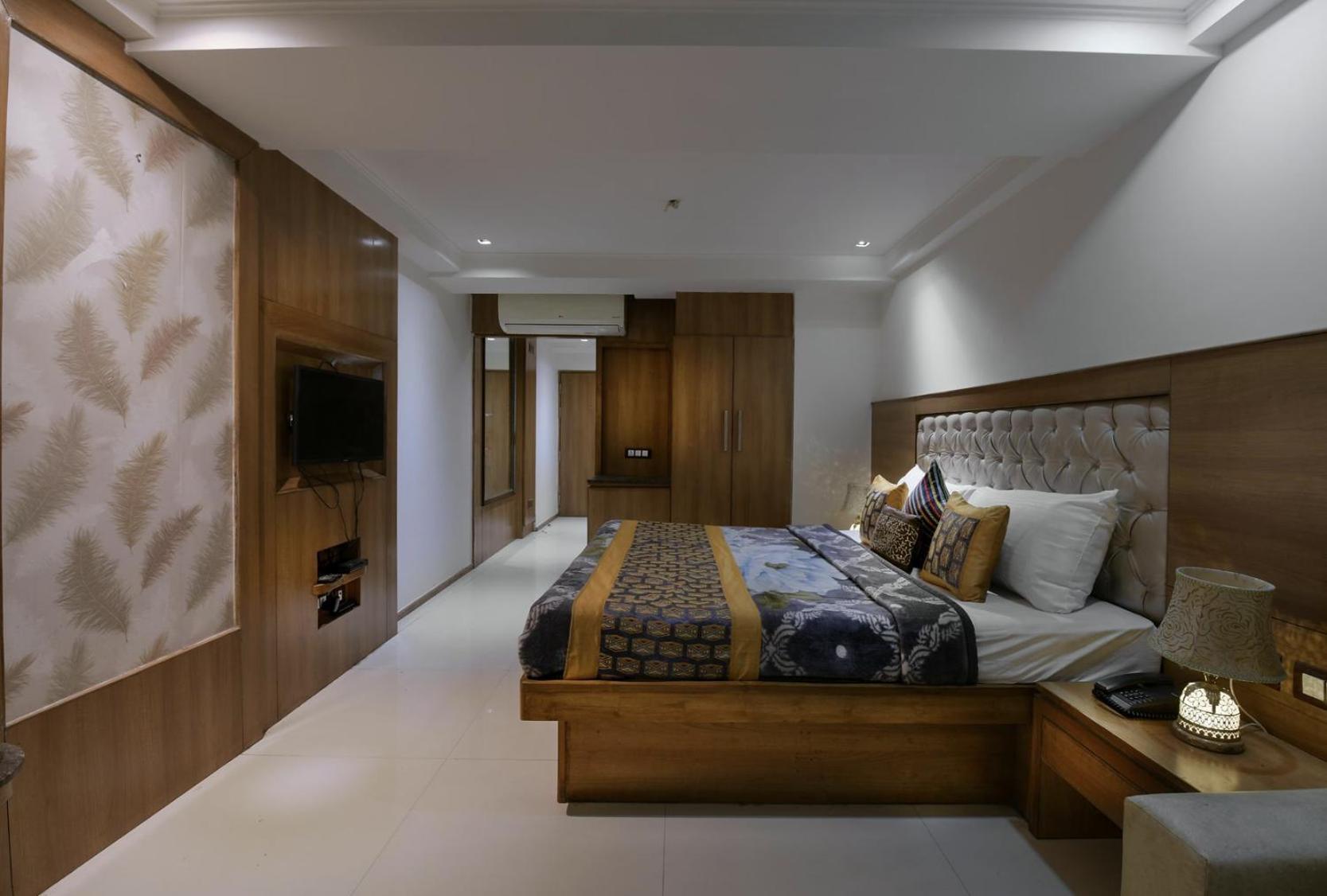 Hotel Lotus Paradise - Banquet & Dining - Near Murthal Sukhdev Rai ภายนอก รูปภาพ